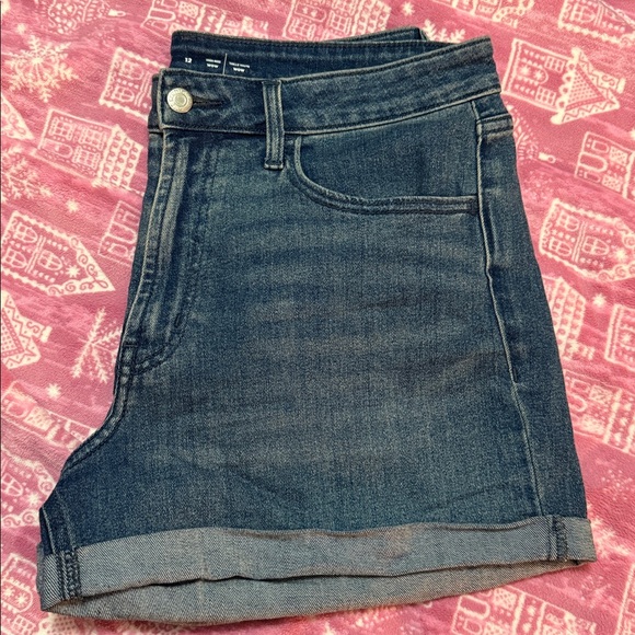 OLD NAVY | High-Rise Wow Jean Short size 12 - Picture 2 of 6